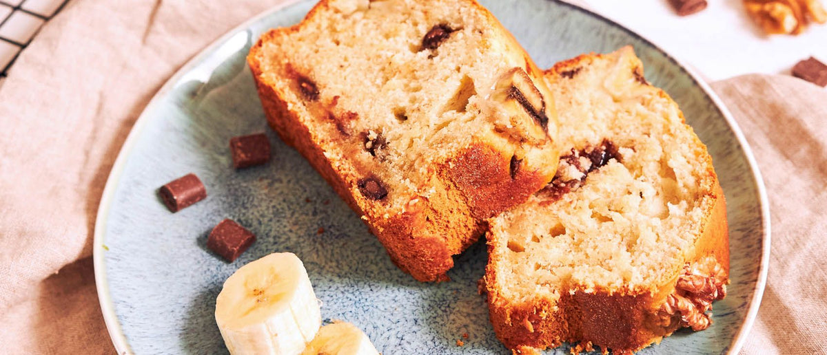 Jugoso banana bread de avena saludable y fácil de preparar