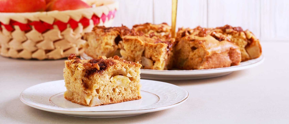 Bizcocho de manzana al microondas con canela y nueces